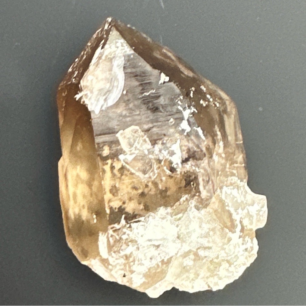 559.90 Carats Smoky Quartz Crystal - Picture 4 of 17